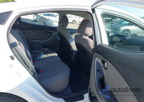 2015 Hyundai Elantra Se z USA, uszkodzony, nr VIN 5NPDH4AE7FH620447